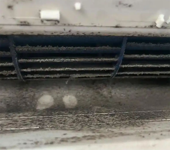 烟台市空调吹的风有股烧焦味是怎么回事